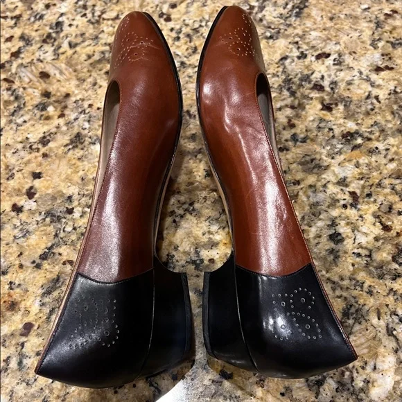 Salvatore Ferragamo Women's Tan Leather Loafers - Picture 5 of 7